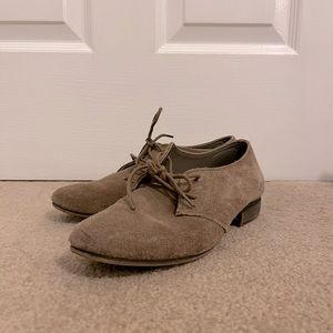White Mountain Suede Shoes